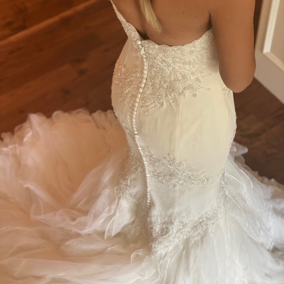 Matthew Christopher Wedding Dress - Picture 5 of 12